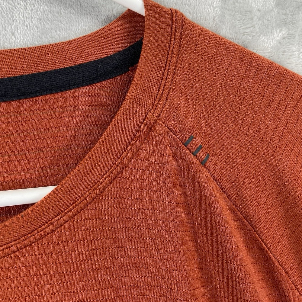 Lululemon T-Shirt mens XXL License To Train Crew Neck Orange - Picture 5 of 14